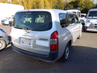 Toyota SUCCEED  с аукциона в Японии