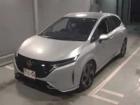 Nissan AURA лот № 8220 оценка 3  с аукциона в Японии 3