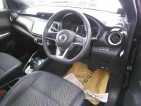 Nissan KICKS лот № 8225 оценка 4  с аукциона в Японии 2