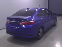 Honda GRACE лот № 10233 оценка 3  с аукциона в Японии 2
