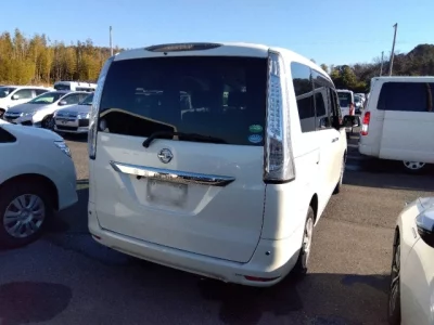 Nissan SERENA  с аукциона в Японии