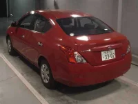 Nissan LATIO лот № 8364 оценка 4  с аукциона в Японии 1