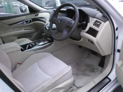 Nissan FUGA  с аукциона в Японии