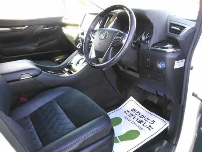 Toyota VELLFIRE  с аукциона в Японии