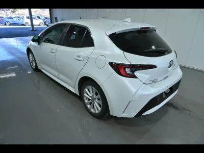 Toyota COROLLA SPORT  с аукциона в Японии