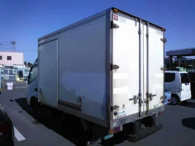 Toyota DYNA  с аукциона в Японии