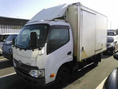 Toyota DYNA  с аукциона в Японии