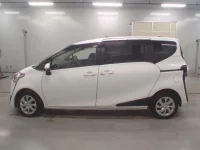 Toyota SIENTA лот № 33010 оценка 4  с аукциона в Японии 3