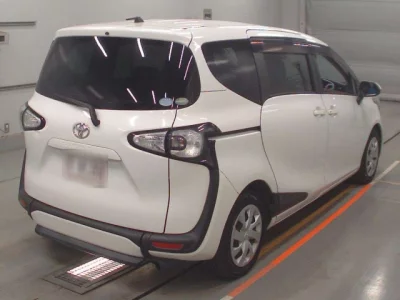 Toyota SIENTA  с аукциона в Японии