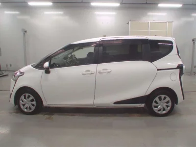 Toyota SIENTA  с аукциона в Японии