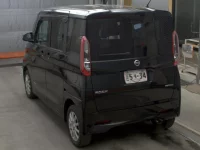 Nissan ROOX лот № 8 оценка R  с аукциона в Японии 1