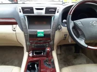 Lexus LS лот № 70018 оценка 3.5  с аукциона в Японии 8