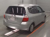 Honda FIT лот № 10020 оценка 3  с аукциона в Японии 1