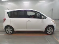 Toyota RACTIS лот № 10025 оценка 3.5  с аукциона в Японии 2