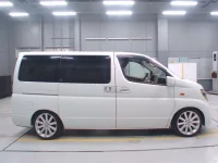 Nissan ELGRAND лот № 70021 оценка 3.5  с аукциона в Японии 2