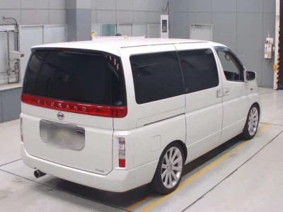 Nissan ELGRAND  с аукциона в Японии