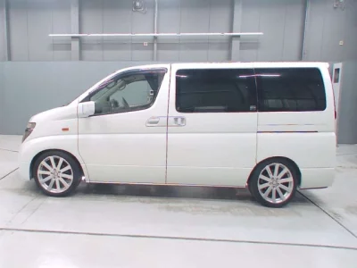 Nissan ELGRAND  с аукциона в Японии