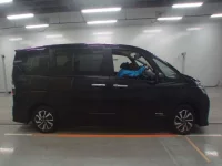 Nissan SERENA лот № 36015 оценка 4.5  с аукциона в Японии 2