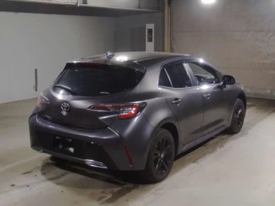 Toyota COROLLA SPORT  с аукциона в Японии