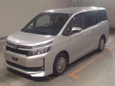 Toyota VOXY  с аукциона в Японии