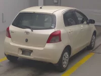 Toyota VITZ лот № 9029 оценка 3.5  с аукциона в Японии 1