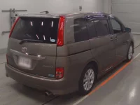 Toyota ISIS лот № 10070 оценка 3.5  с аукциона в Японии 1