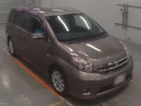 Toyota ISIS лот № 10070 оценка 3.5  с аукциона в Японии 4