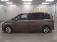 Toyota ISIS лот № 10070 оценка 3.5  с аукциона в Японии 3