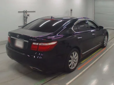Lexus LS  с аукциона в Японии