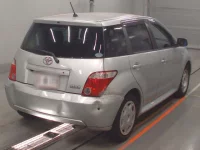 Toyota IST лот № 10074 оценка R  с аукциона в Японии 1