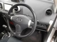 Toyota IST лот № 10074 оценка R  с аукциона в Японии 6