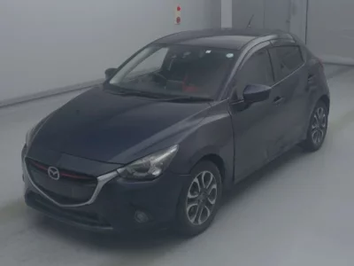 Mazda DEMIO  с аукциона в Японии