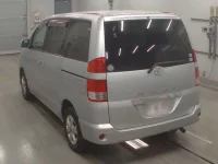Toyota NOAH лот № 10078 оценка 3  с аукциона в Японии 5