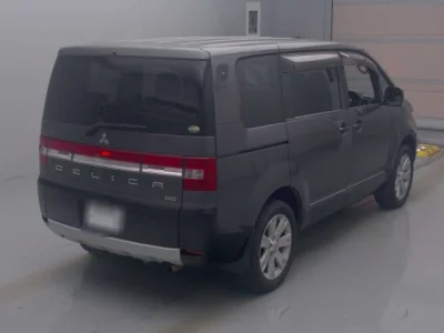 Mitsubishi DELICA D5