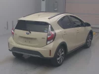 Toyota AQUA лот № 4131 оценка 3.5  с аукциона в Японии 1