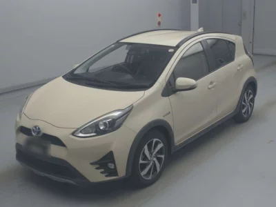 Toyota AQUA  с аукциона в Японии