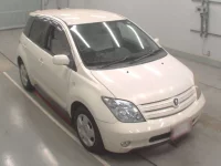Toyota IST лот № 10096 оценка RA  с аукциона в Японии 4