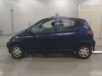 Toyota VITZ лот № 10121 оценка 2  с аукциона в Японии 3