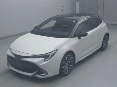 Toyota COROLLA SPORT  с аукциона в Японии