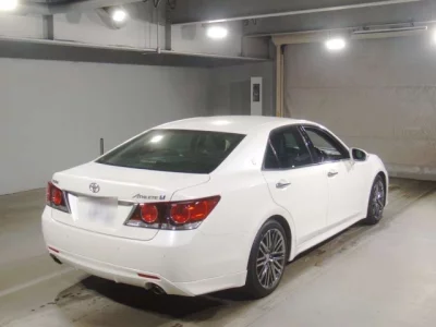 Toyota CROWN  с аукциона в Японии