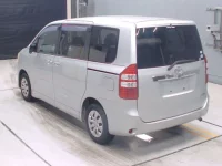 Toyota NOAH лот № 30002 оценка RA  с аукциона в Японии 5