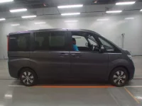 Honda STEP WAGON лот № 33116 оценка 4  с аукциона в Японии 2