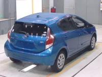 Toyota AQUA лот № 30018 оценка 3.5  с аукциона в Японии 1