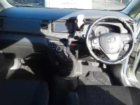 Toyota ISIS лот № 30017 оценка 3.5  с аукциона в Японии 8