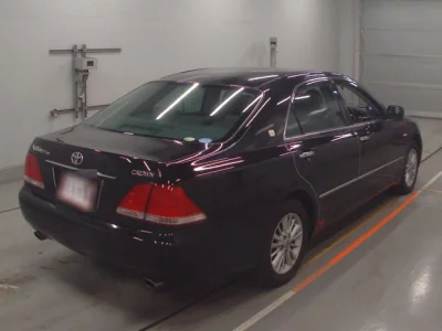 Toyota CROWN  с аукциона в Японии