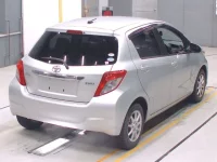 Toyota VITZ лот № 30022 оценка 4  с аукциона в Японии 1