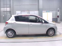 Toyota VITZ лот № 30022 оценка 4  с аукциона в Японии 2