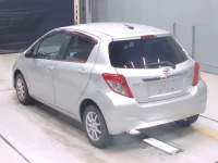 Toyota VITZ лот № 30022 оценка 4  с аукциона в Японии 5