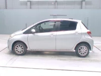 Toyota VITZ лот № 30022 оценка 4  с аукциона в Японии 3
