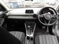 Mazda DEMIO лот № 30021 оценка 4  с аукциона в Японии 8